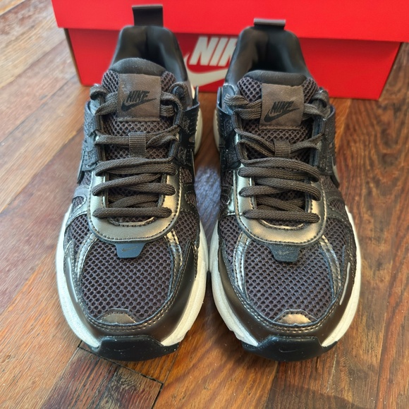 Nike V2K RUN Velvet Brown / Baroque Brown | size M 6 / W7.5 - Picture 4 of 10